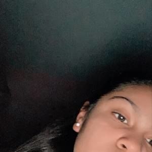 Meet your Posher, Camila